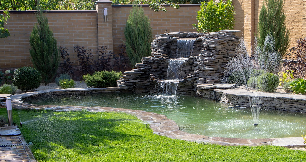Can a Water Feature Create Privacy in Backyard Spaces? - Water Features -  Professional Water Feature Installation - Albany, Saratoga, Schenectady NY, image size:1280x678